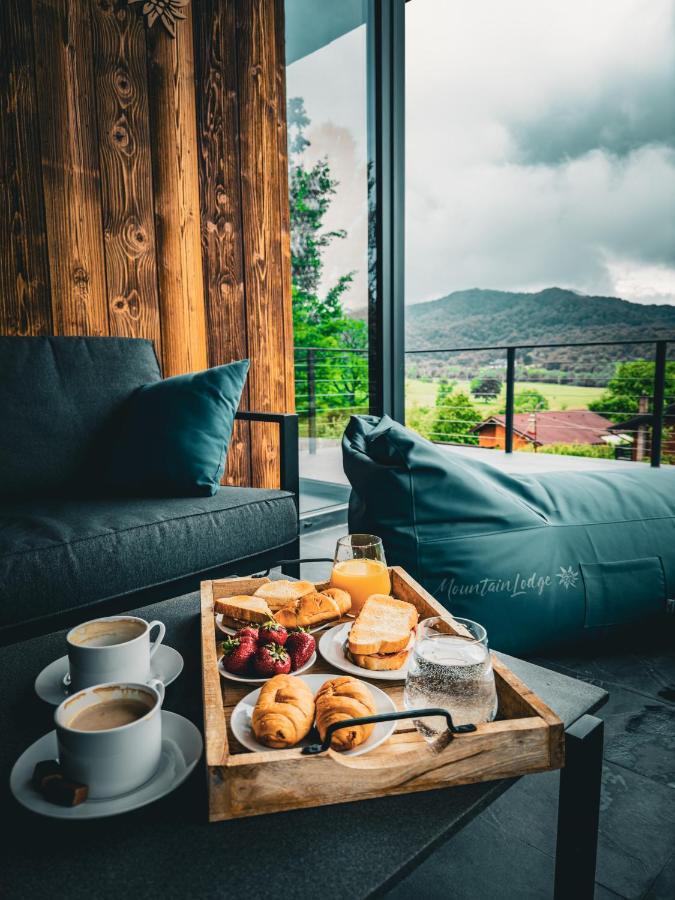 Mountain Lodge Rîşnov Kültér fotó