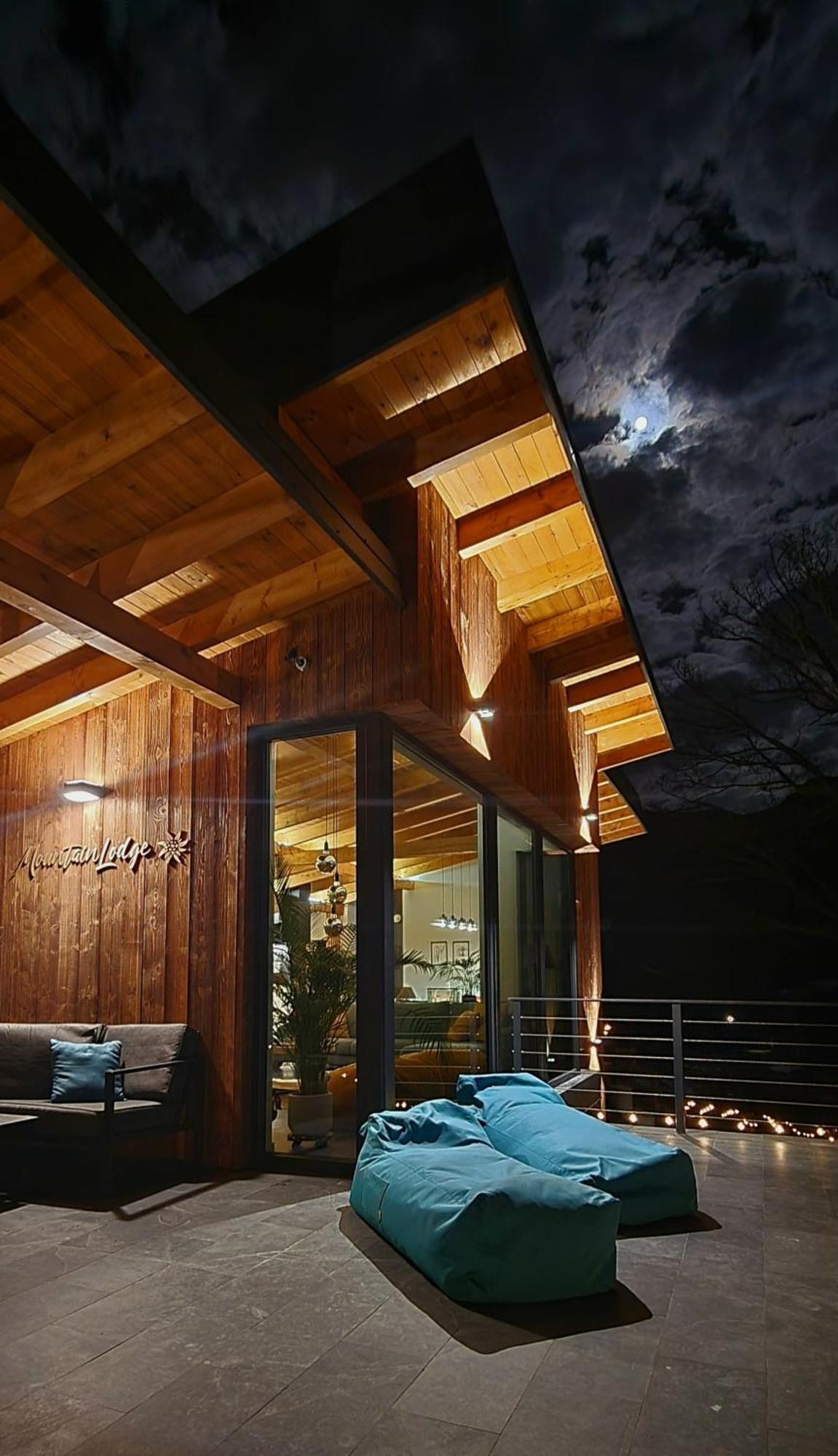 Mountain Lodge Rîşnov Kültér fotó